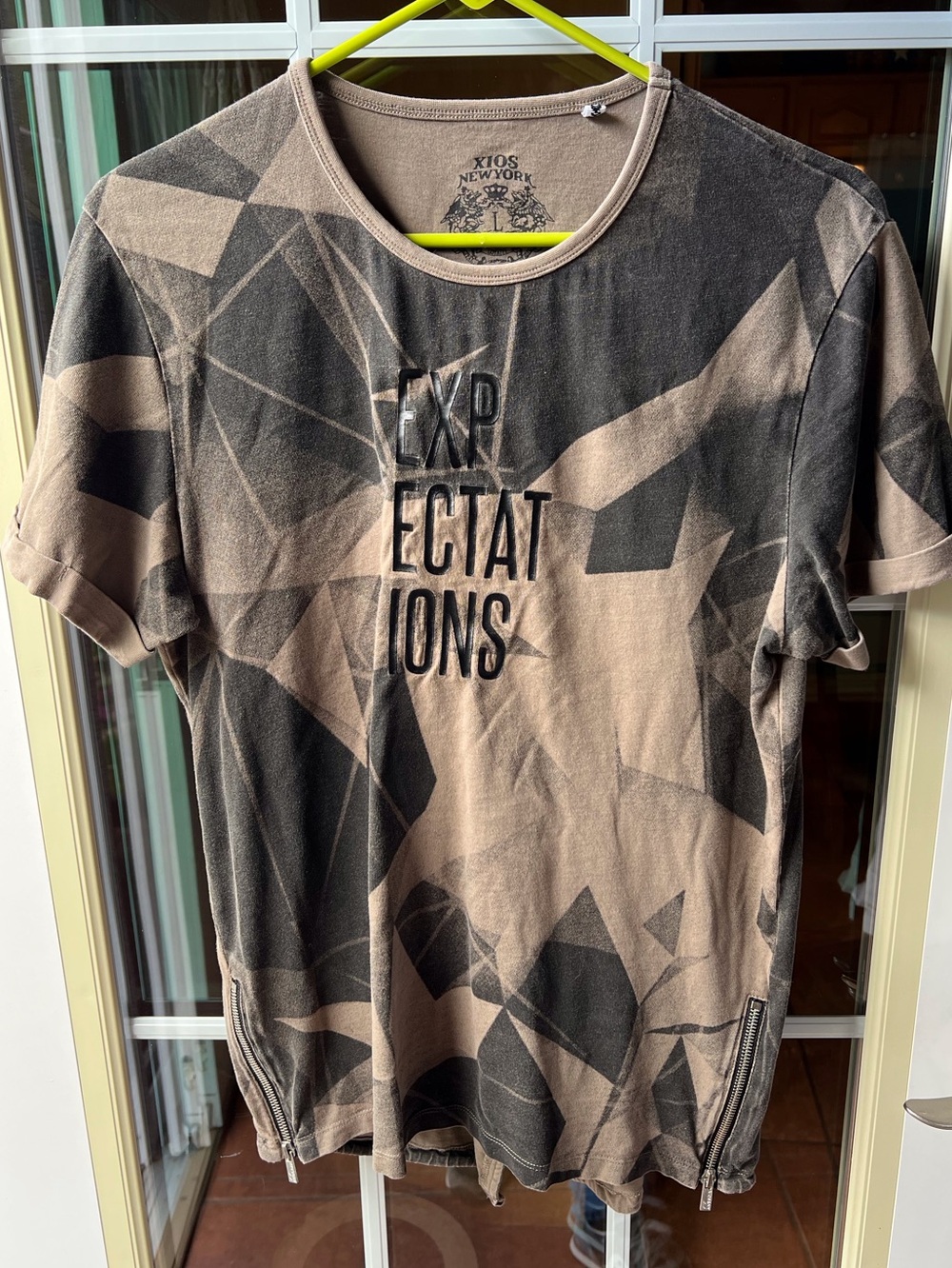 Neutral Geometric Graphic Tee - "Expectations"